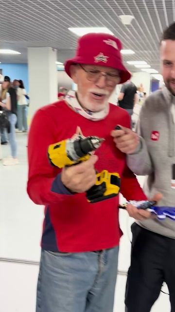 Паль или оригинал?
Угадывают хоккейные болельщики! смотреть онлайн