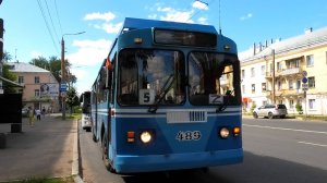 Троллейбус Кирова ЗиУ-682 КР Иваново борт. №489 маршрут 5 на остановке «Библиотека имени Гайдара»