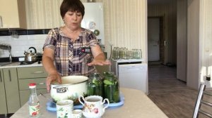 Хрустящие огурчики по-царски в кисло-сладком маринаде и острым перчиком.