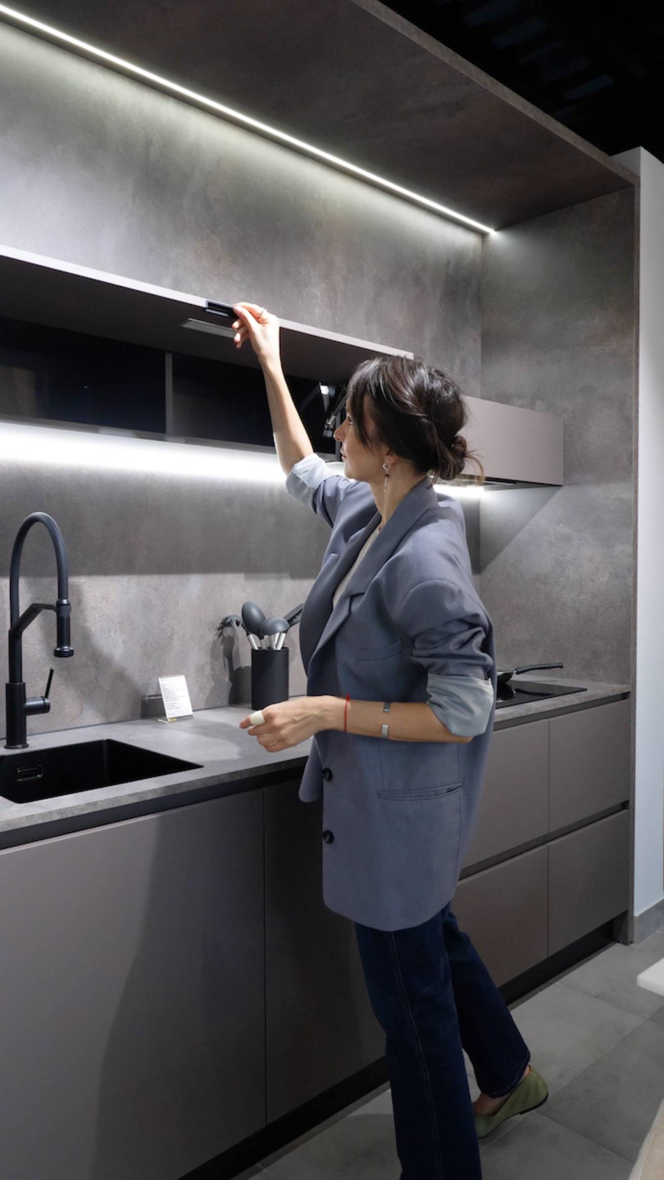 🛠️ Хочешь кухню, которая действительно всё выдержит — и жизнь, и гостей, и кварцевую столешницу? смотреть онлайн