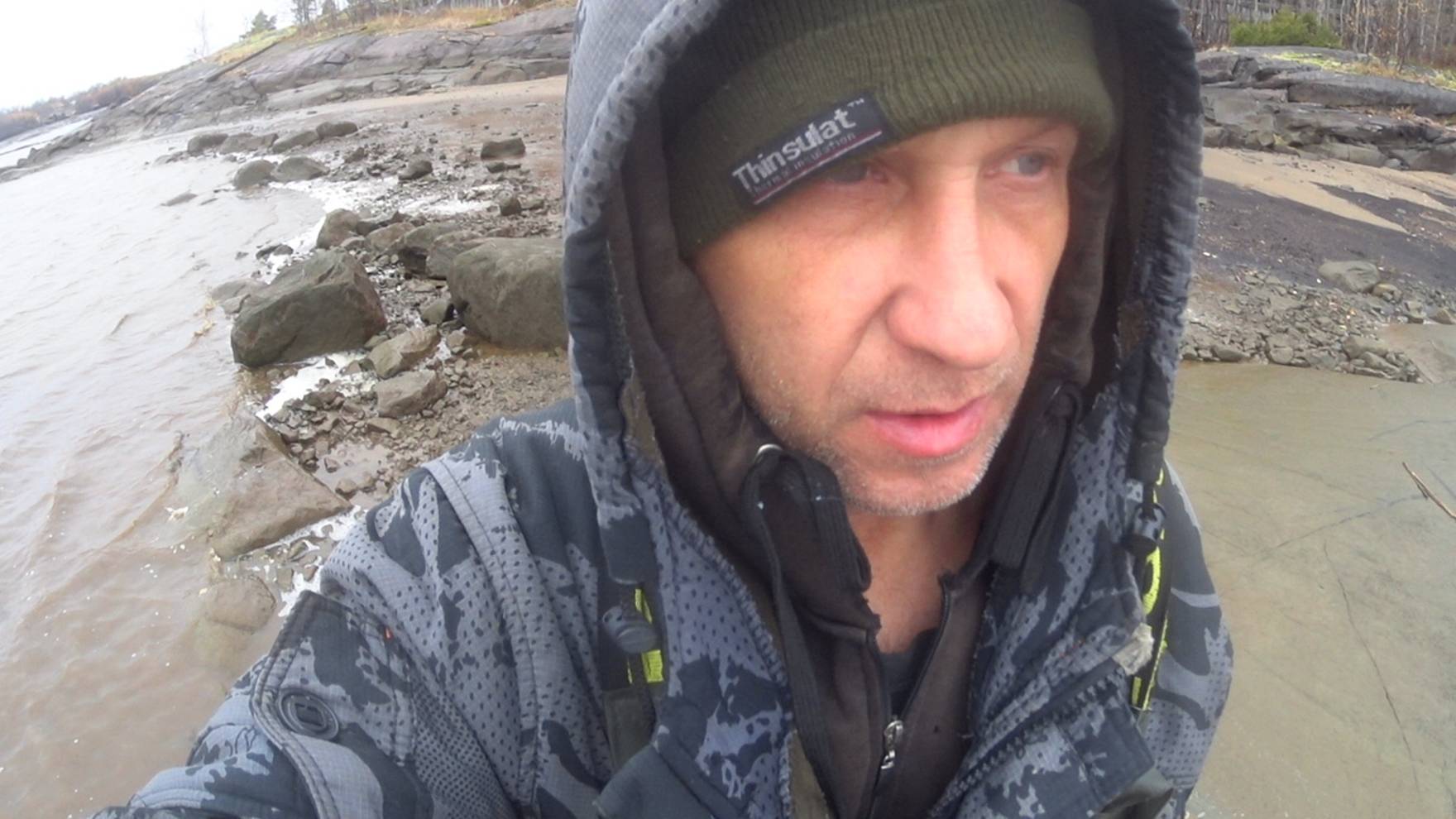 1-Я МОРСКАЯ РЫБАЛКА!ПРОСНУЛСЯ НА СКАЛЕ.А РЫБЫ В СЕТКЕ ПОЛНЫМ ПОЛНО. смотреть онлайн