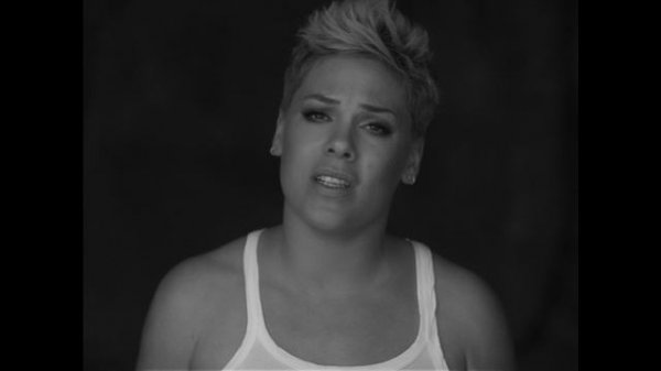 Pink - Wild Hearts Can't Be Broken