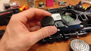 Замена динамика приборной панели VW Tiguan Golf Passat Touran Sharan. если пропал звук поворотников