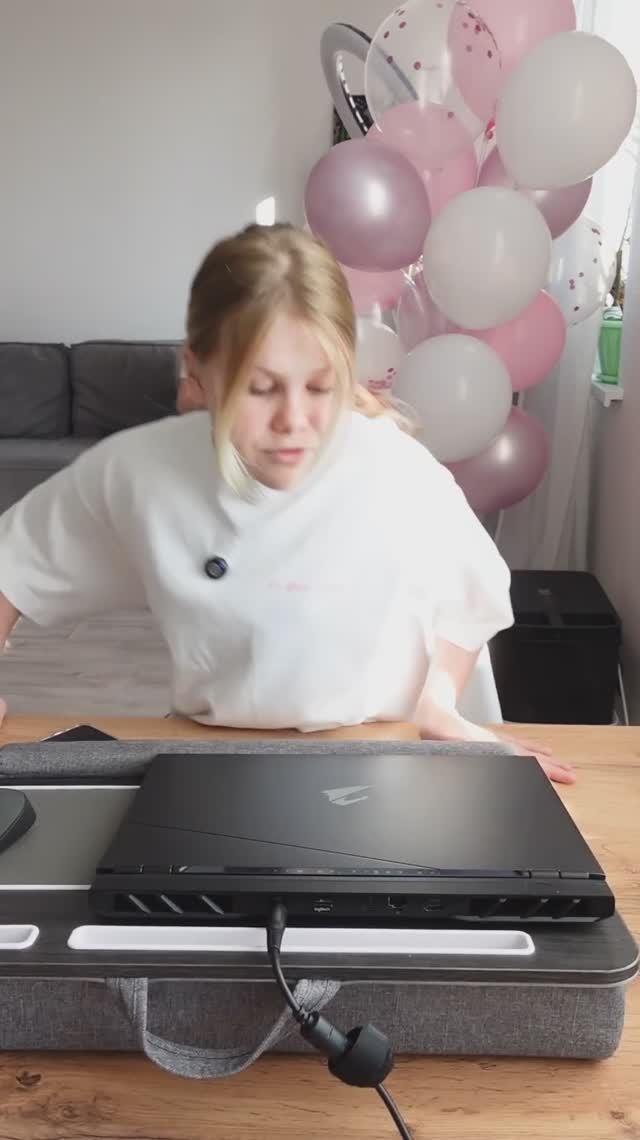 Ну что поиграем в Роблокс на новом ноуте!☺️ смотреть онлайн