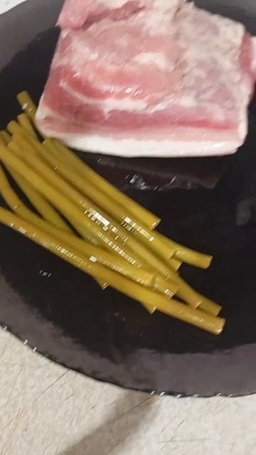 Сало с чесночными стрелками смотреть онлайн