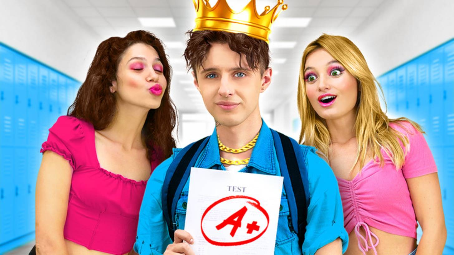 🎓 Богатый vs бедный студент 💸 влюблённость и смешные ситуации! смотреть онлайн