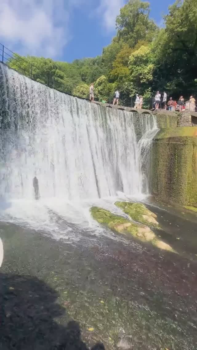 Абхазия, обстановка сегодня у Новоафонского водопада в Новом Афоне (29 июля, ЛЕТО-2025) смотреть онлайн