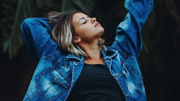 MitiS x Rico & Miella - Follow You (Lyrics) (1080p_25fps_H264-128kbit_AAC)