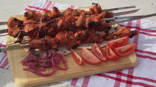 Маринад для шашлыка. Универсальный с восточной ноткой. Сохраните, чтобы приготовить и удивить всех смотреть онлайн