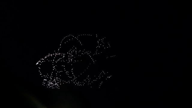 Шоу из 500 дронов в Севастополе смотреть онлайн