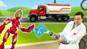 Железный человек в Мегаклинике! 🚰 У него недостаток воды! Игры в больничку для детей