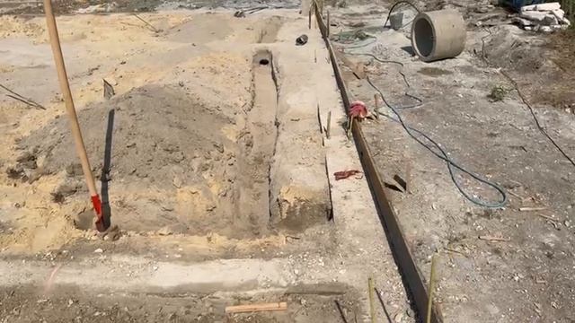 Строим дом для родителей. Прокладываем канализацию в доме смотреть онлайн