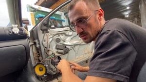 ремонт разборка стеклоподъемников Volkswagen passat B5 часть 2