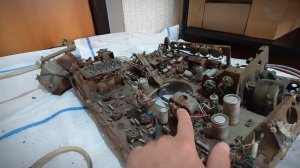 Разобрал телевизор на медь и чермет