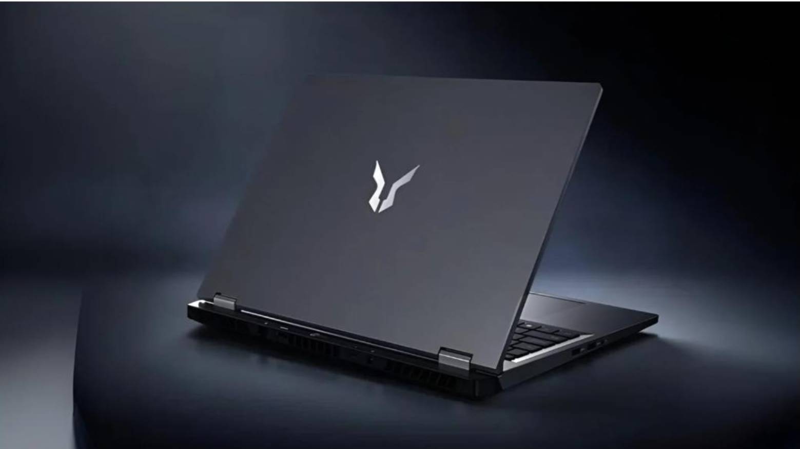 Обзор игрового ноутбука Lenovo Legion Y7000 IRX10 / 2025 / RTX 5060 / i7-14650HX смотреть онлайн