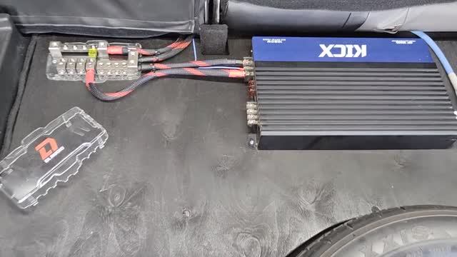 Фальшпол в Лада Веста SW. Установка Дистрибьютора DL Audio и Усилителя для Сабвуфера Kicx AP1000 смотреть онлайн