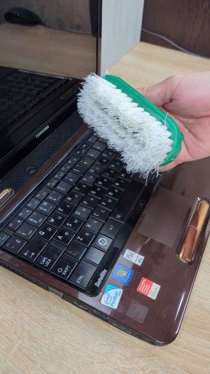 Продавец старых ноутбуков поделился хитростью!