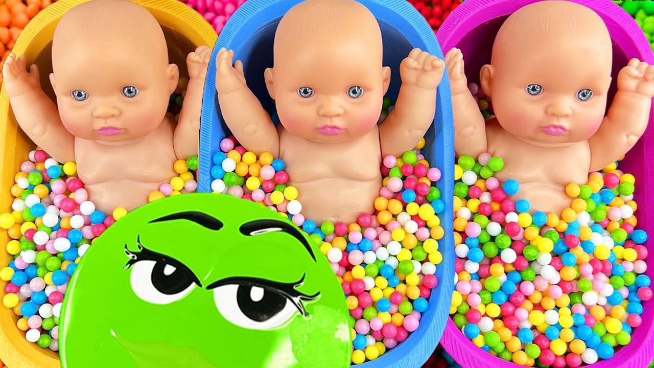 Мультики залипалки для детей. Смешиваем слайм и M&M's. Смотреть онлайн для детей и малышей смотреть онлайн