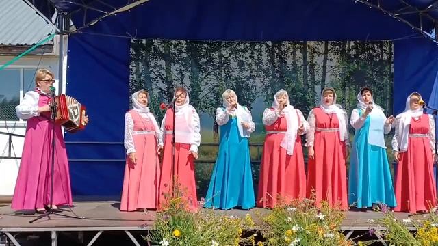 Выступает ансамбль русской песни "Калинка". смотреть онлайн