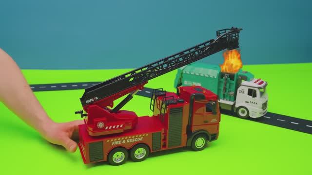 Горит мусоровоз! Пожарные машины спешат на помощь 🔥 Видео для детей 3-6 лет