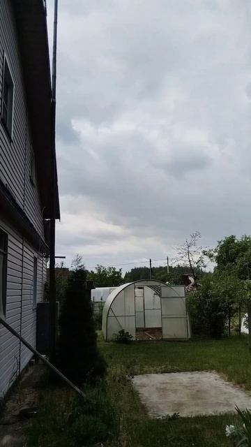 Первая почти гроза смотреть онлайн