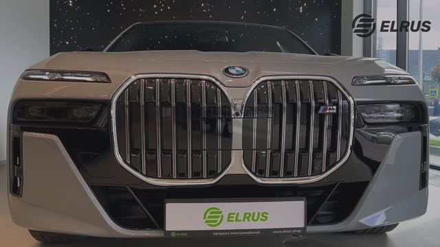 BMW I7 M70 Серая