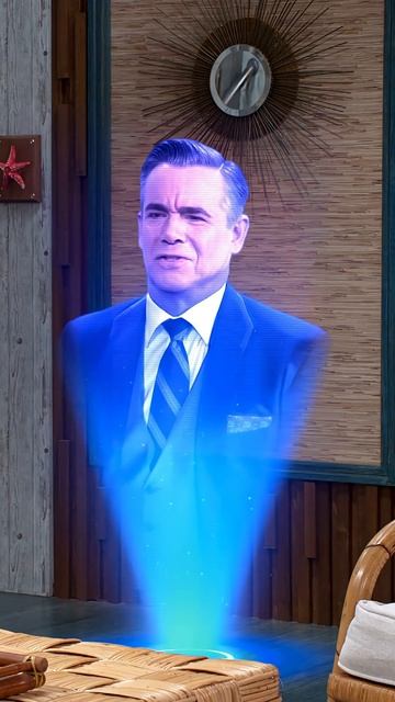 Тандерфорд помогает Фиби выбрать наряд! #Shorts смотреть онлайн