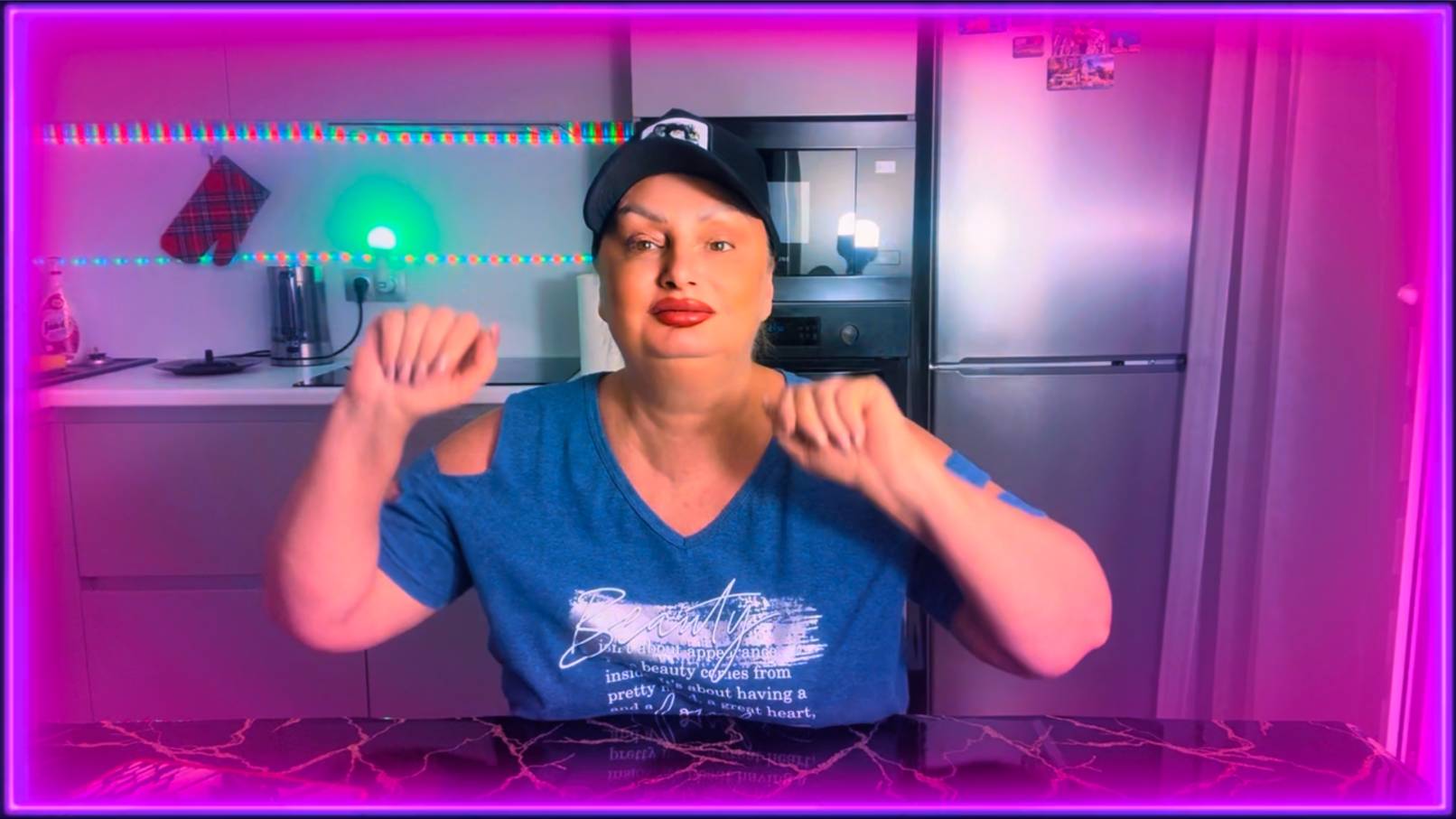 Обзор на сериал про эту странную жизнь😏Санкт-Петербург😊В главных ролях всё те же и дача СерОжи🤔 смотреть онлайн