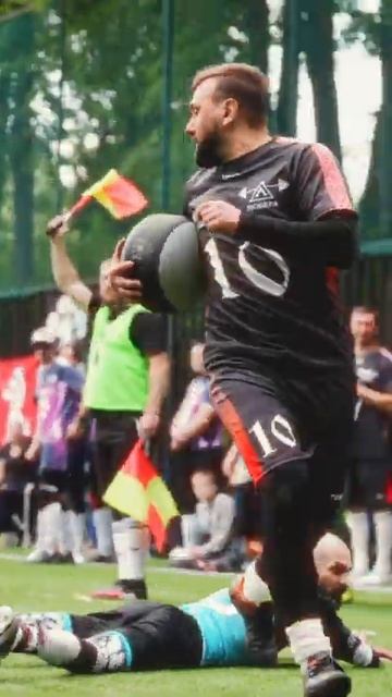 Мяч весит 1,5 кг! смотреть онлайн