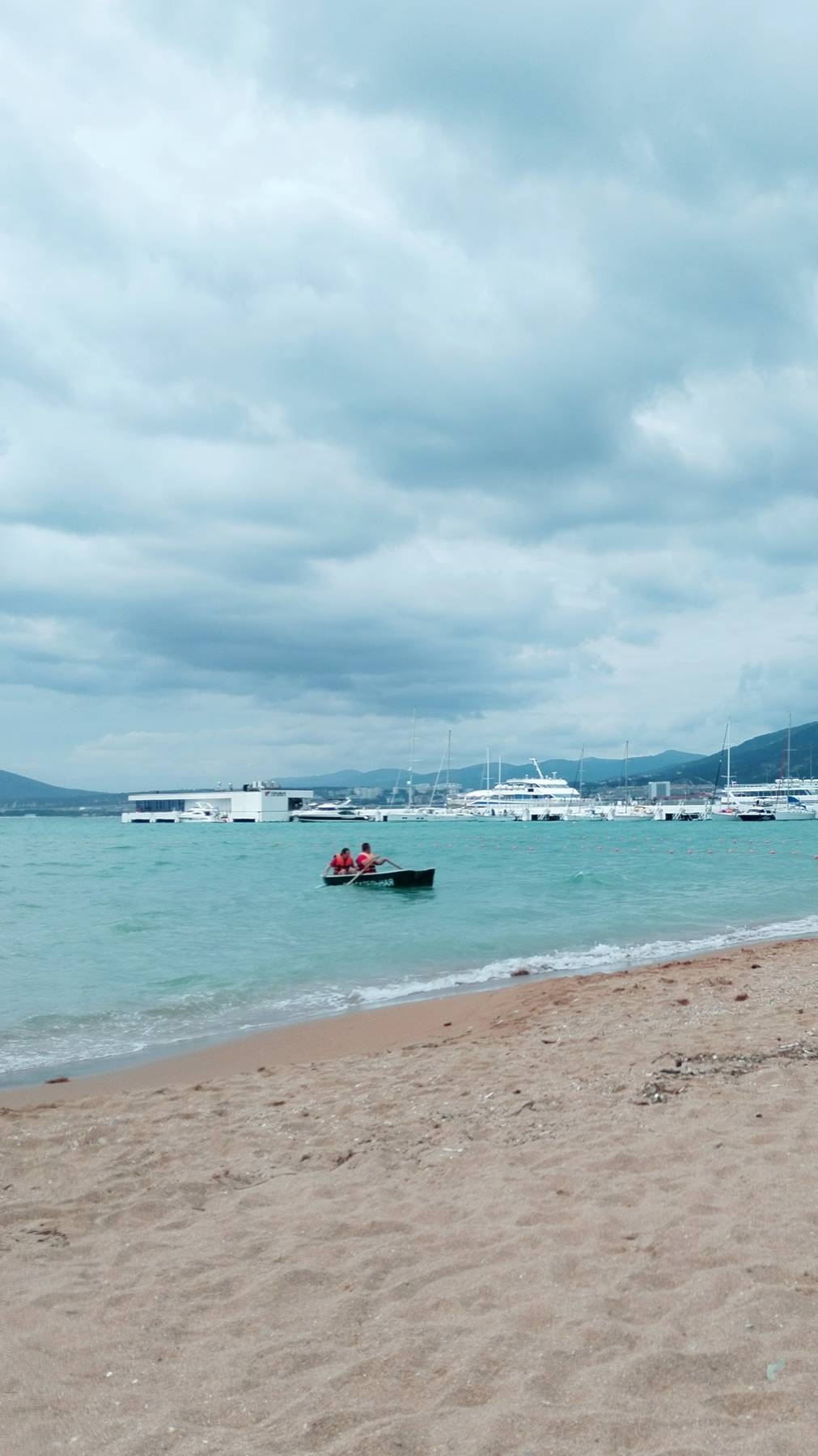 Ветер в Геленджике. #геленджик #путешествие #море смотреть онлайн