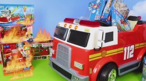 LEGO пожарная машина тушит огонь — с мишкой и щенками! 🐶🚒