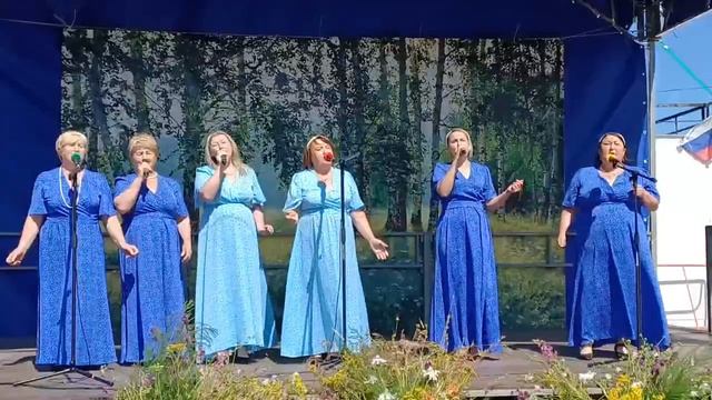 Выступает ансамбль "Рябинушка" Краснопольского сельского дома культуры. смотреть онлайн