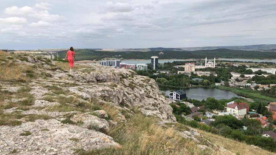 По Крыму пешком по Гурзуфу и Симферополю - от Петровских высот до вокзала. Алушта. Гурзуф смотреть онлайн