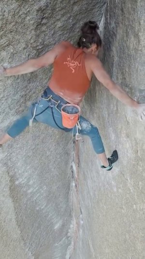 она чуть не УПАЛА #экстрим #скалолаз