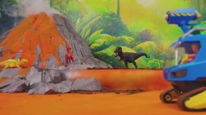 Извержение вулкана! Вертолёт спасает игрушечных динозавров 🦖🚁 Развивающее видео для детей 3-6 лет