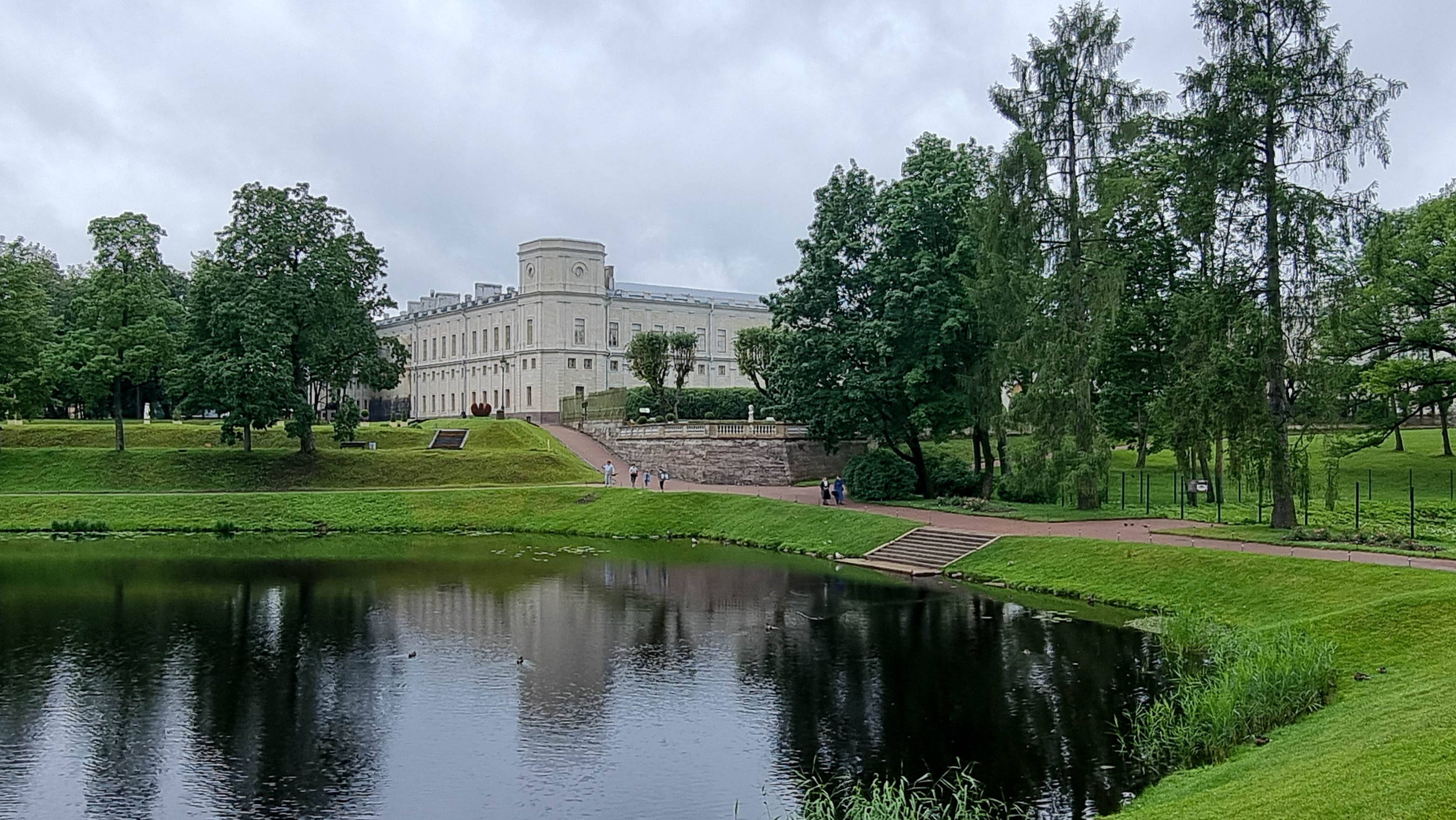 Гатчина. Ленинградской обл. Дворцовый парк. 6.07.2025г. смотреть онлайн