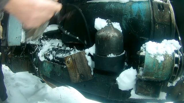 Трактор Т-40 заводим заводилкой(катюшей) от 220 вольт.