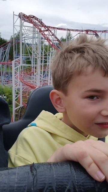 Аттракционы всей семьей, кому надо?.mp4 смотреть онлайн