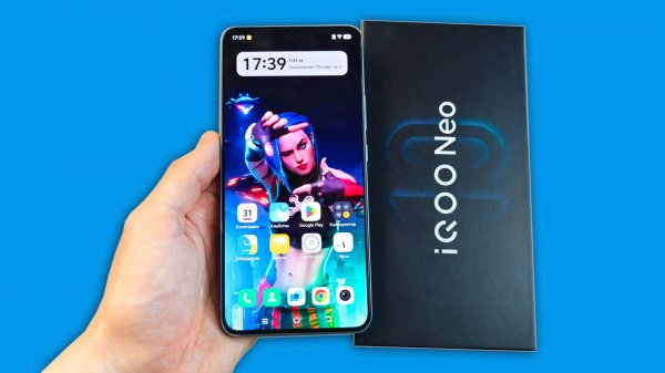 СТОИТ ЛИ БРАТЬ IQOO NEO 10 PRO+? ПЛЮСЫ И МИНУСЫ ТЕЛЕФОНА!
