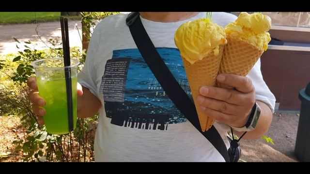 Мороженое и мохито Петергофа. Какая цена на Фонтанах #Петербург #Питер #Петергоф #фонтаны #цены смотреть онлайн