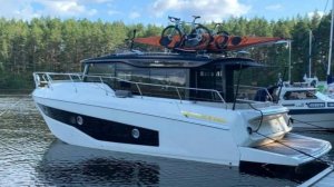 Итальянская компактная яхта Cranchi T36 краткий обзор