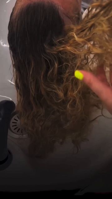 Кудрявый метод в салоне #shorts