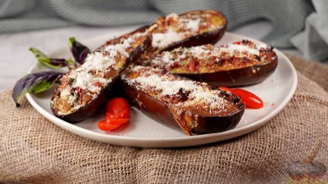 Колоритный вкус. БАКЛАЖАНЫ С ФАРШЕМ И СЫРОМ