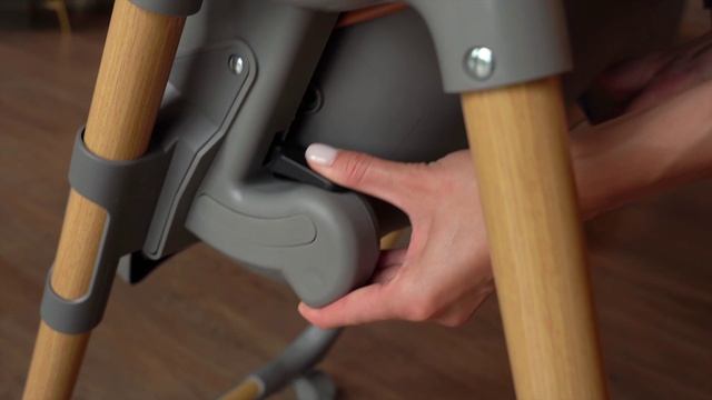 Стульчик для кормления Amarobaby Elegant видео обзор смотреть онлайн