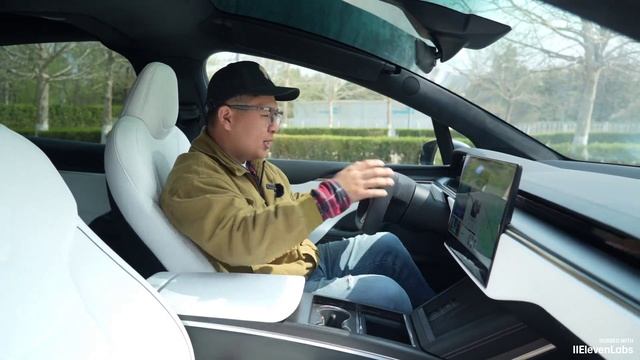 Tesla Model X – разбор самого необычного электрокара. смотреть онлайн