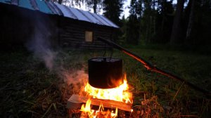 Живём в избушке. Поход на таёжную речку. Быт и рыбалка в тайге.