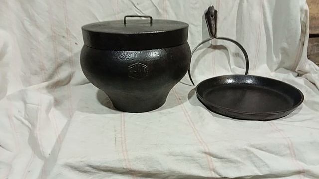 Чугунок чугунный на 6 литров +Крышка Чугунная+Сковорода+ Ухват кованый СССР смотреть онлайн