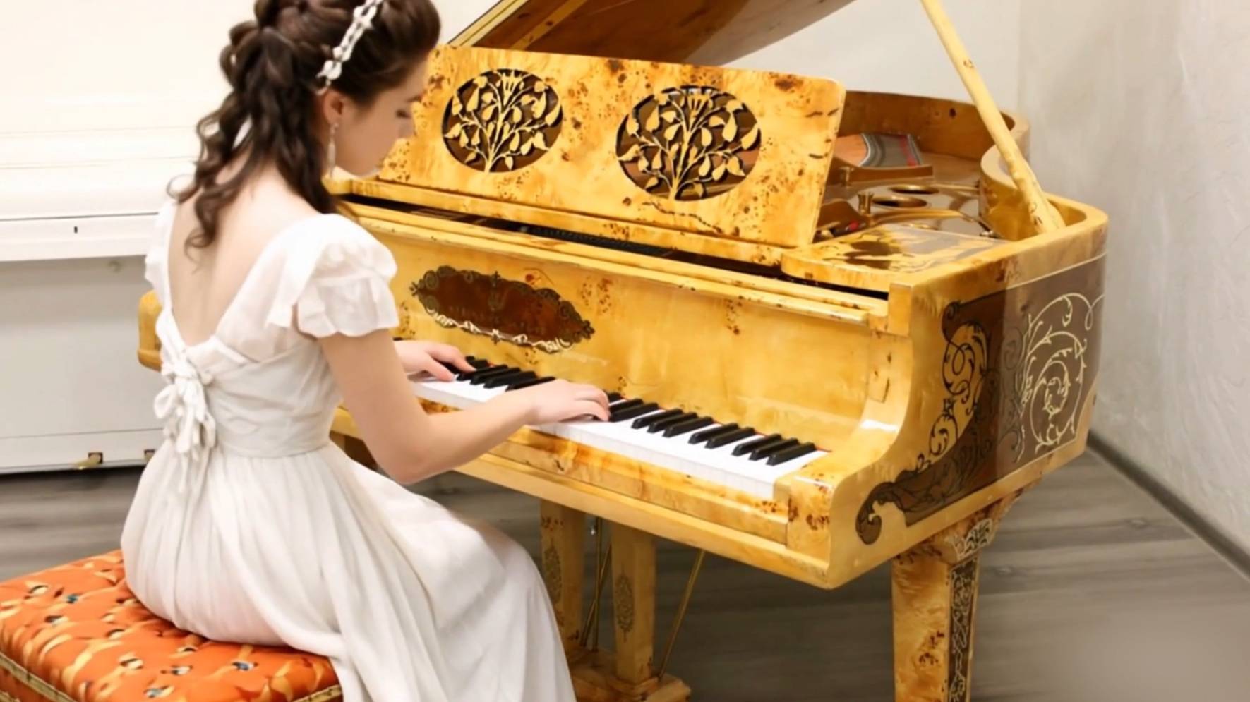 Steinway & Sons Золотой рояль «Принцесса Грёза» смотреть онлайн