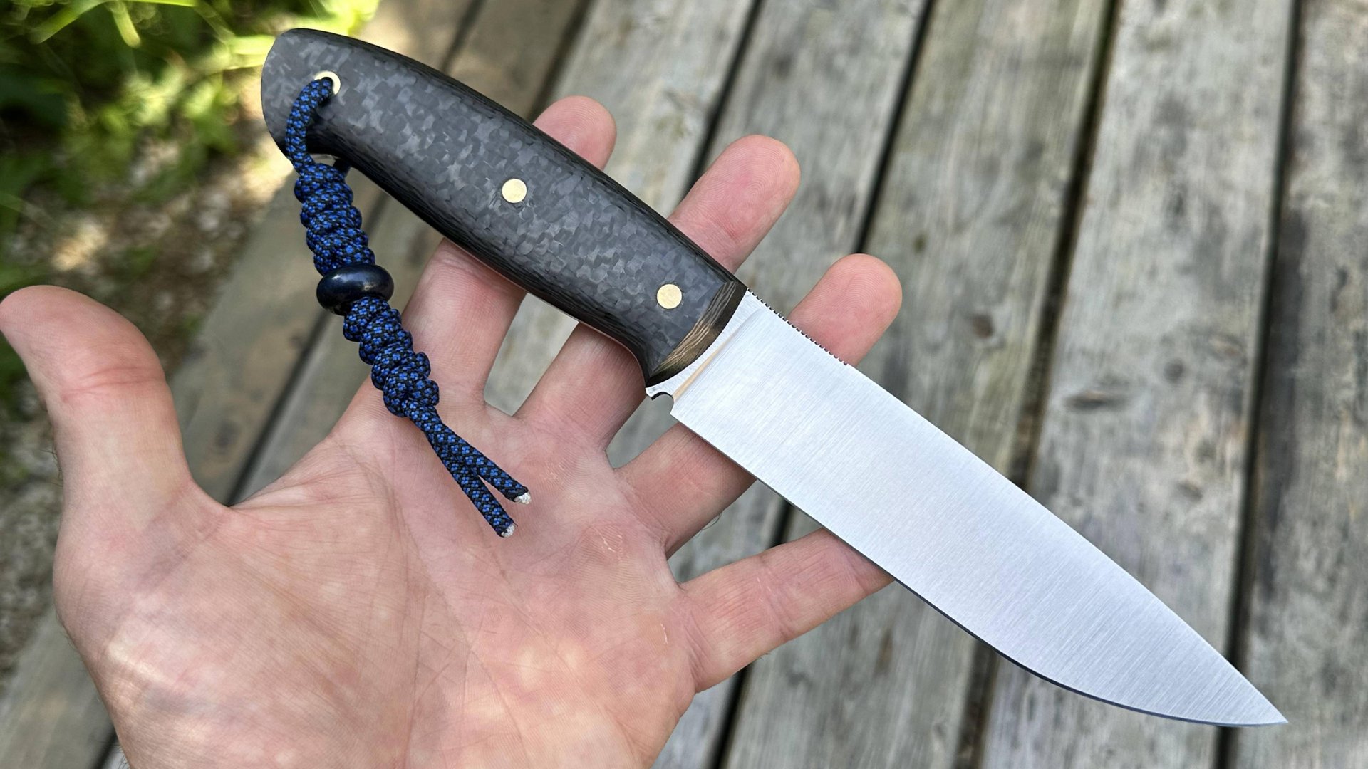 Охотник карбон (черный спейсер) смотреть онлайн