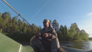 ЗАКИНУЛ ДОНКУ И ОБАЛДЕЛ. НЕЗАБЫВАЕМАЯ РЫБАЛКА НА ТАЁЖНОЙ РЕКЕ. БЕШЕННЫЙ КЛЁВ ОКУНЯ. РЫБАЛКА С ЛОДКИ